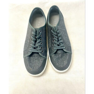 TRAQ by Alegria Lyriq sneakers in a grey wool blend material women size 38/8